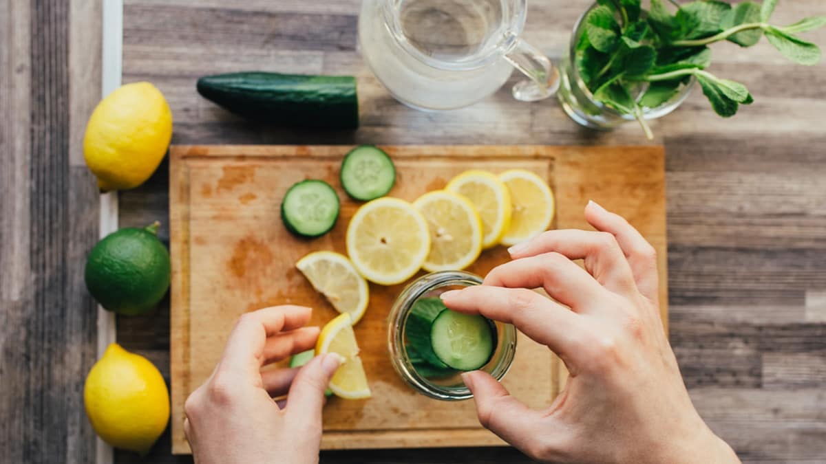 Cucumber water can be combined with different ingredients.