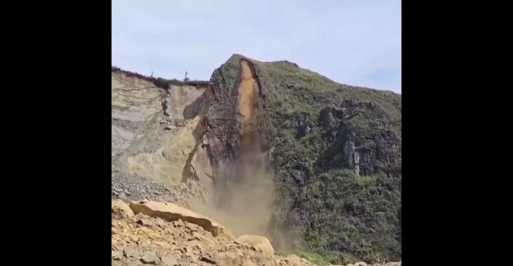 Papua New Guinea reports more than 2,000 people buried in landslide