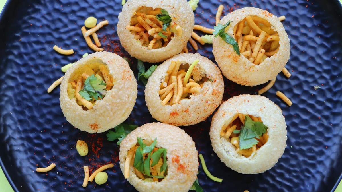 Use less oil or healthier oil options to make your chaat healthier.