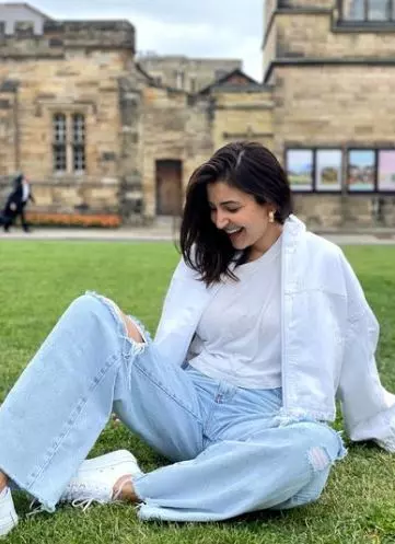 Sneakers for Effortless Cool No street-style look is complete without the right footwear. Look to Anushka Sharma for inspiration and pair your outfit with trendy sneakers whether chunky dad sneakers or sleek, minimalist designs.