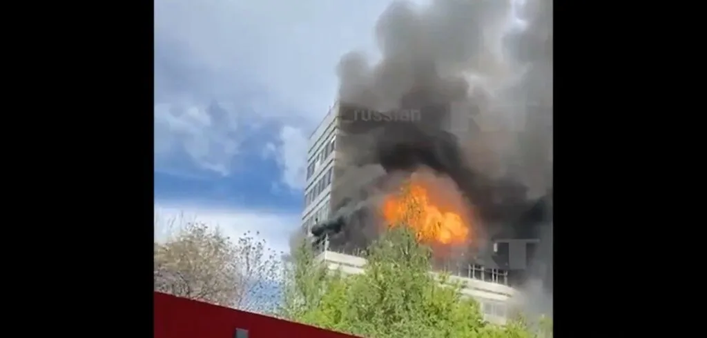 At least two dead as fire engulfs Russian office block