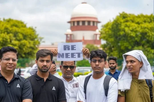 நீட் தேர்வை ரத்து செய்ய முடியாது - காரணங்களை அடுக்கிய உச்ச நீதிமன்றம்