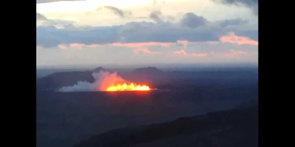 Iceland's volanic eruption expands as lava flows from second fissure