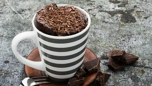 Raksha Bandhan 2023: Make a quick chocolate cake in a mug as a sweet surprise