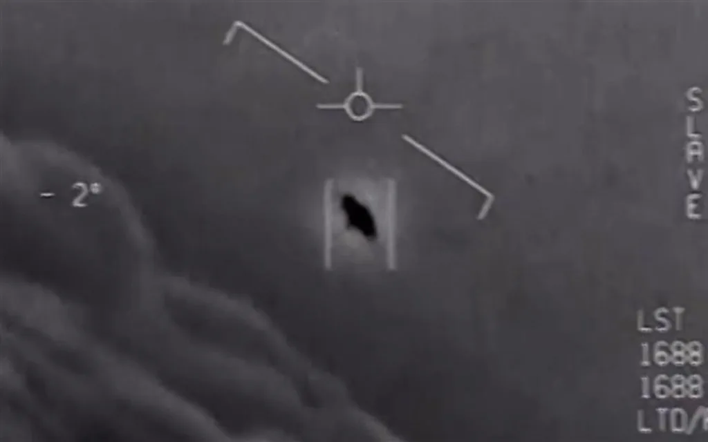 Ex-Navy admiral reveals military cover-up, supports non-human UFO claims