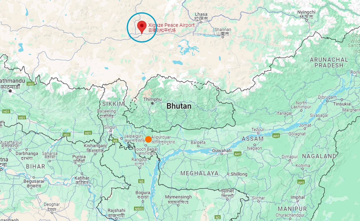 (Blue circle) Xigaze airport is a dual-use military and civilian airport (Orange circle) Hasimara in West Bengal, where India bases its second squadron of 16 Rafales