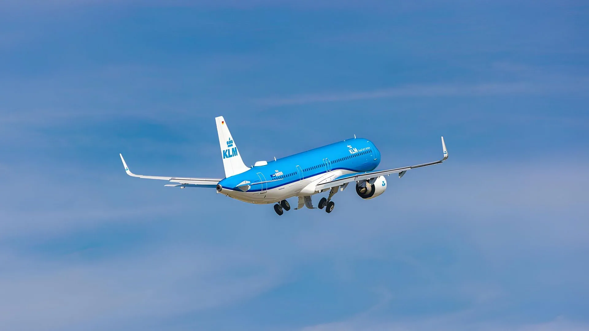 First KLM Airbus A321neo Takes Flight